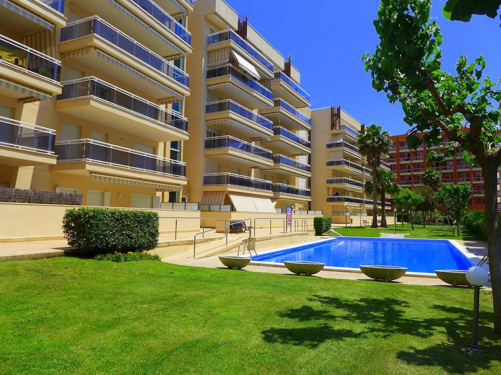 Rentalmar Ventura Village Салоу Екстериор снимка