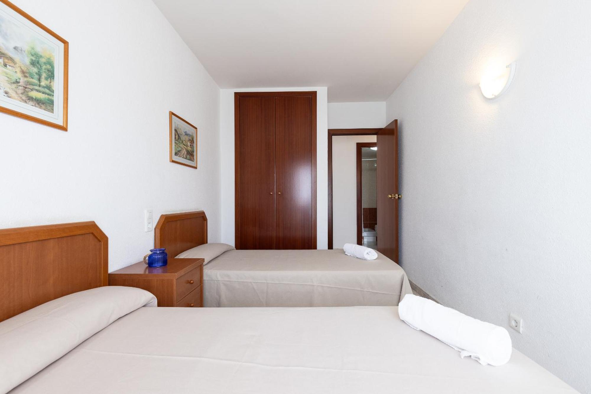 Rentalmar Ventura Village Салоу Екстериор снимка