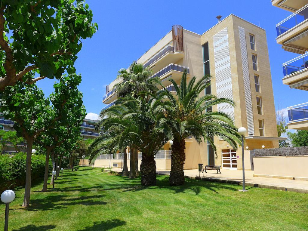 Rentalmar Ventura Village Салоу Екстериор снимка