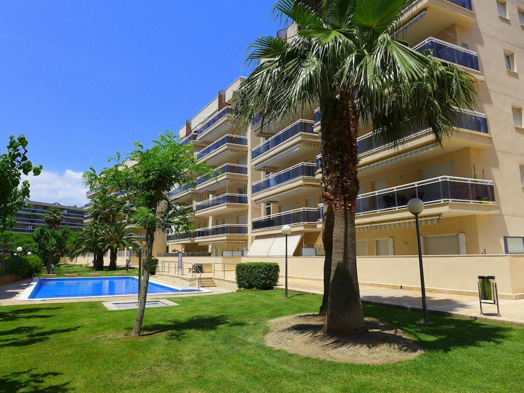 Rentalmar Ventura Village Салоу Екстериор снимка