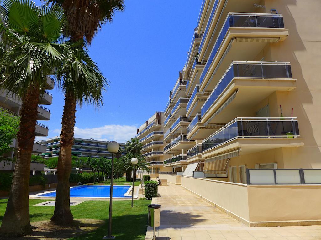 Rentalmar Ventura Village Салоу Екстериор снимка