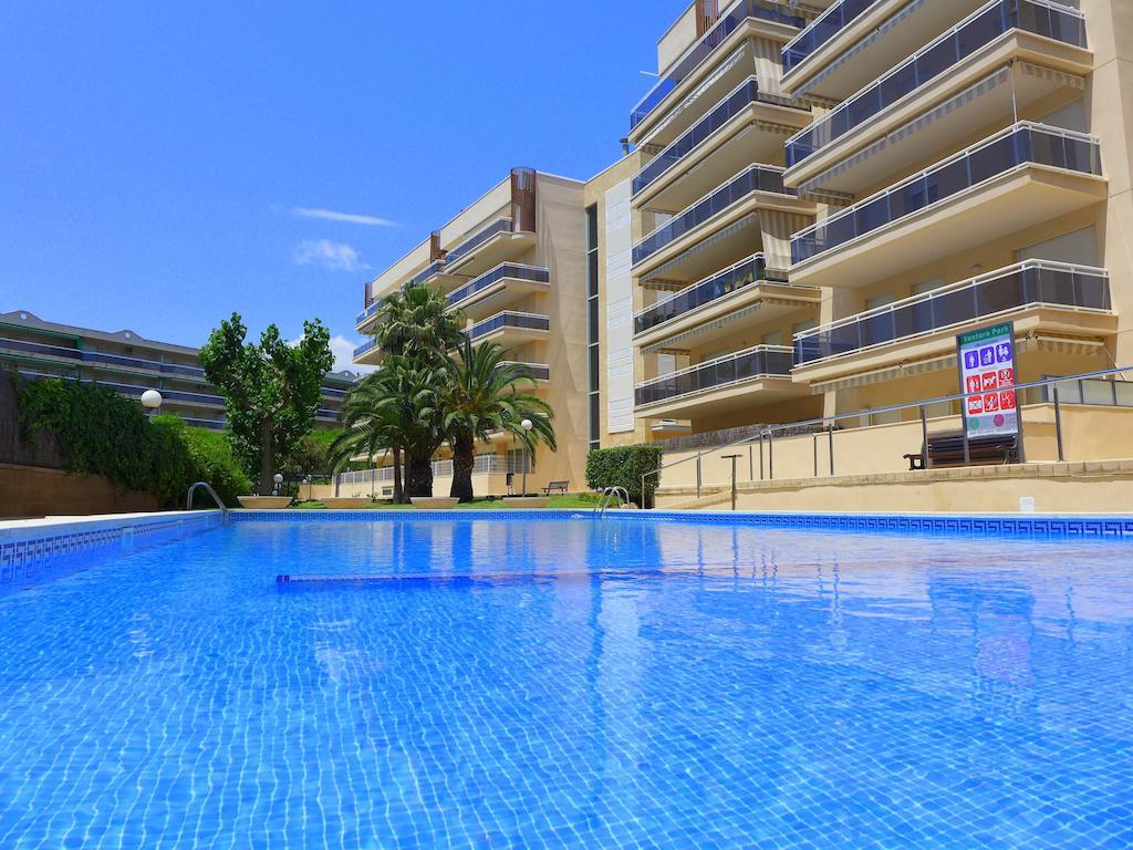 Rentalmar Ventura Village Салоу Екстериор снимка