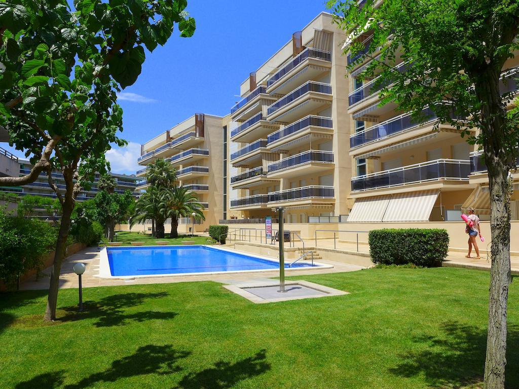 Rentalmar Ventura Village Салоу Екстериор снимка