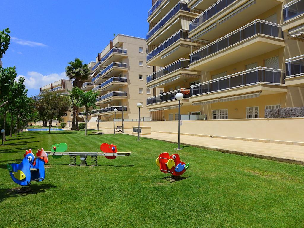 Rentalmar Ventura Village Салоу Екстериор снимка
