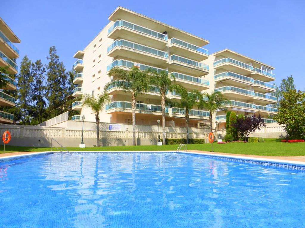Rentalmar Ventura Village Салоу Екстериор снимка